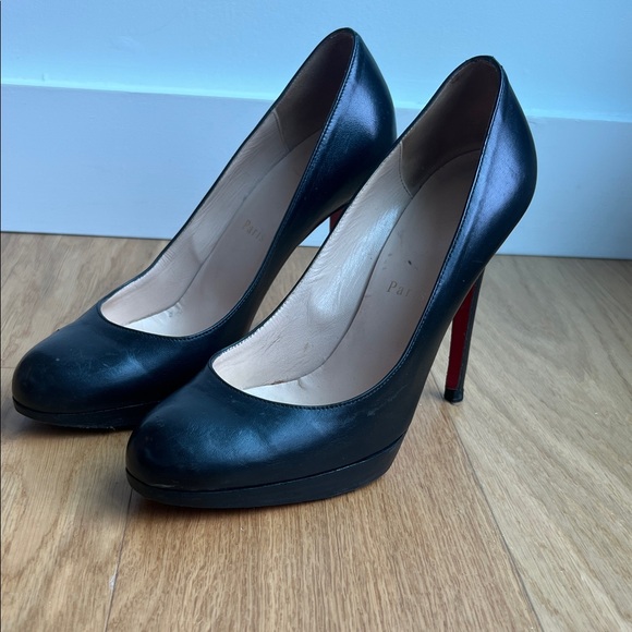 Elegant Black Women's Heels - Picture 2 of 5